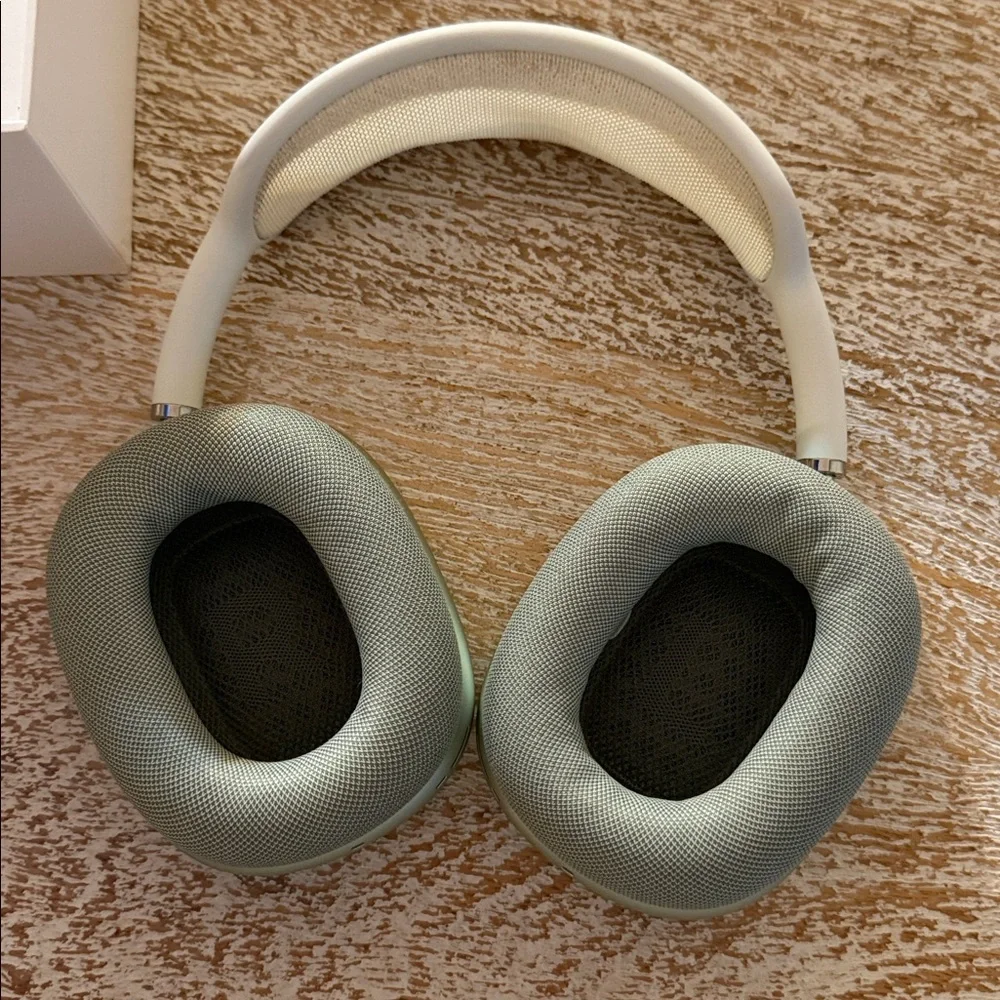 Apple AirPods Max - Picture 10 of 17